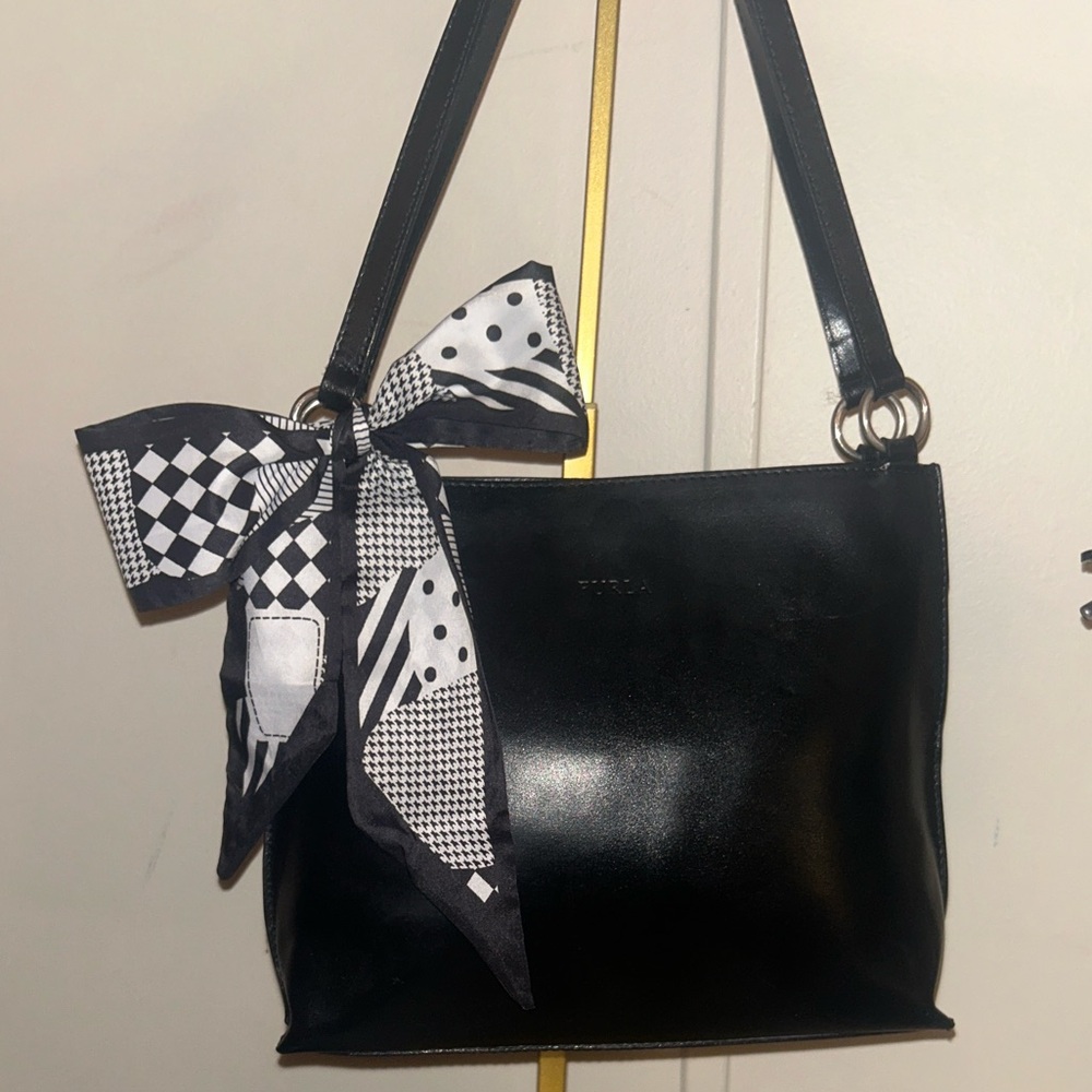 Furla Vintage Black Leather Bag - Picture 14 of 16